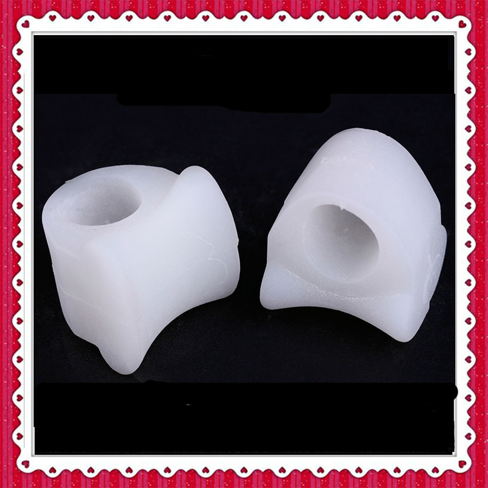 Adult ring-type hallux valgus toe separator for men and women, overlapping toe separator, big bone silicone care toe cover Application Scenario