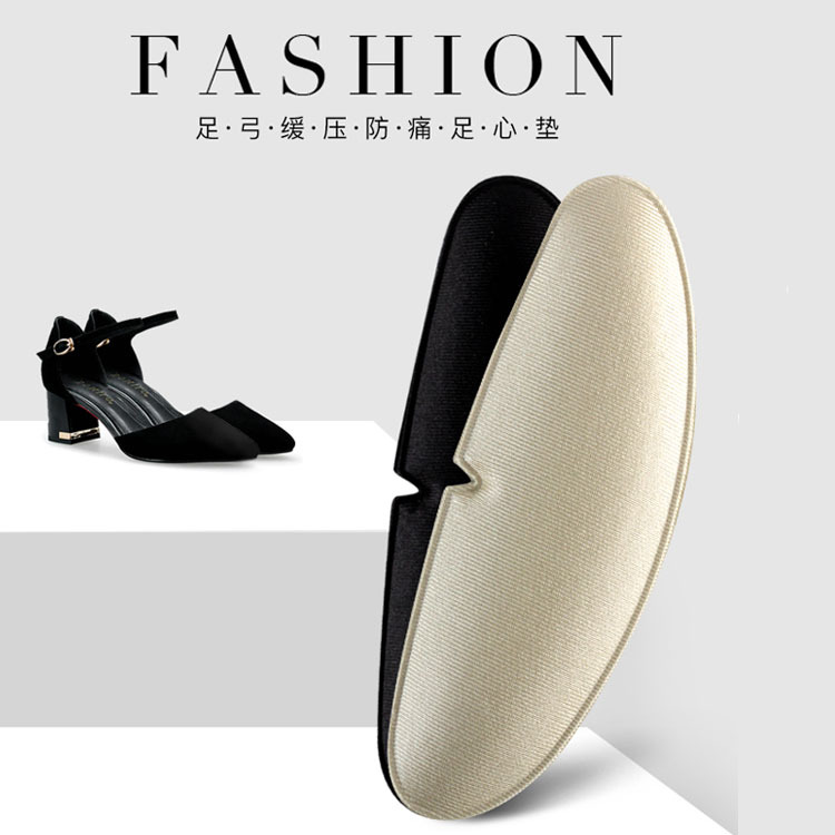 The new foam is comfortable and anti-friction. The heel is attached with a soft half-size pad that doesn't fit the feet. The heel is attached with a high-heeled pad and a heel patch details Picture