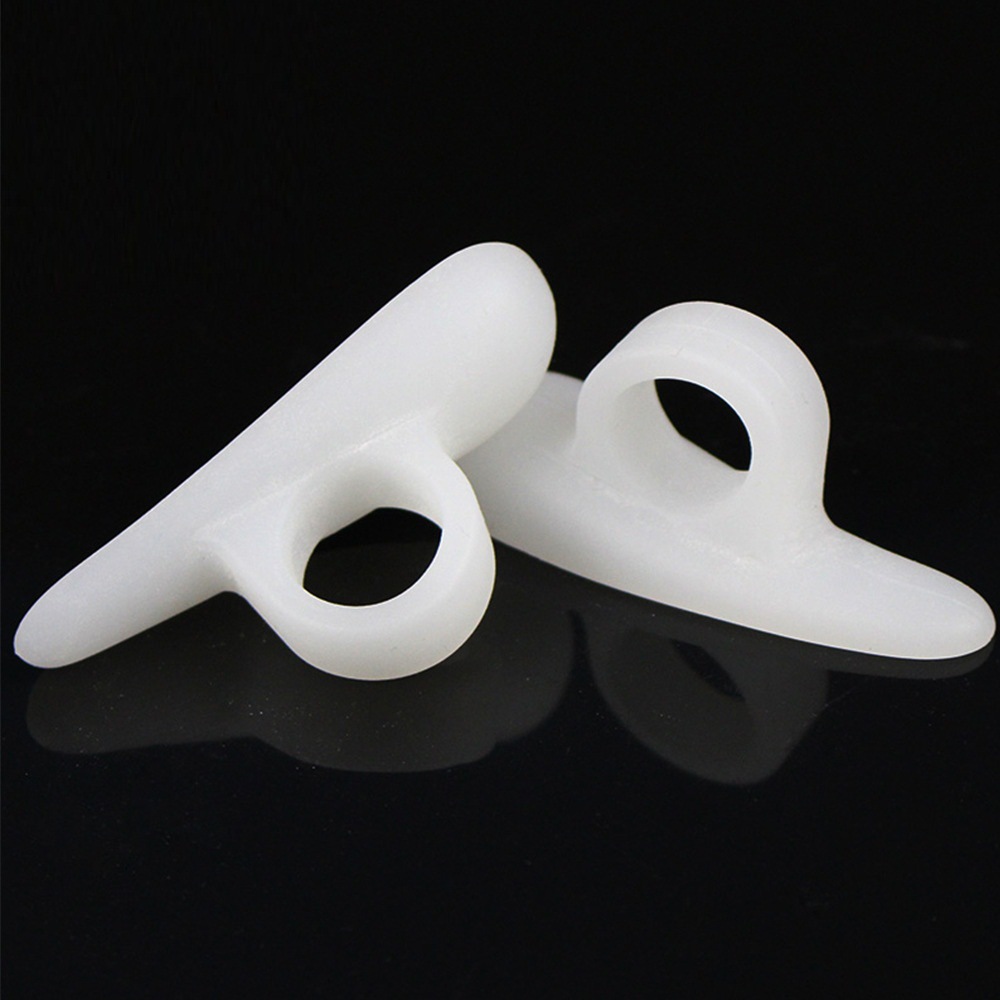 Silicone hallux valgus hammer toe support pad, overlapping toe separator, claw-shaped toe separation support pad Application Scenario