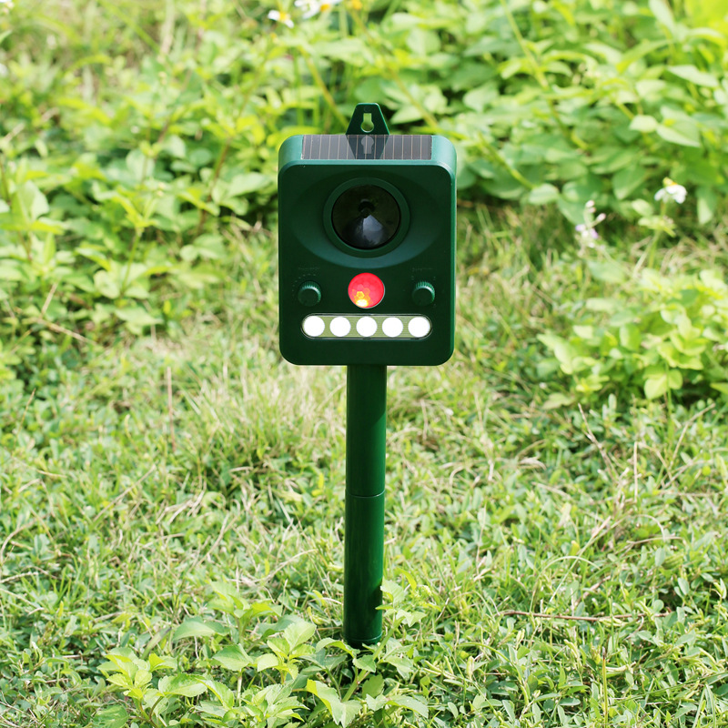 512 Solar charging cat and dog repellent device, infrared cat and dog repellent device, rat and snake repellent device