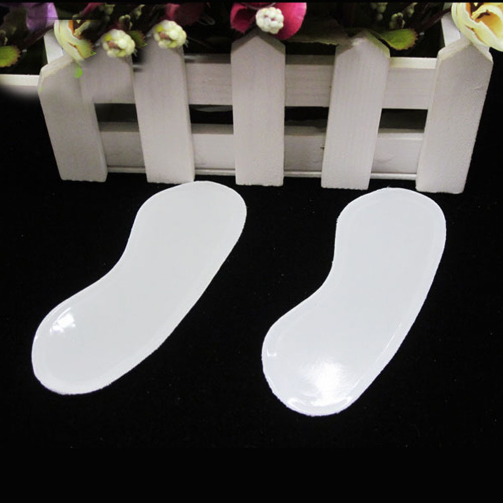 After thickening and not sticking to the feet, apply the high heels. After the flat fabric is covered, apply the new shoes with a rubbing and anti-pain patch to adjust the size details Picture