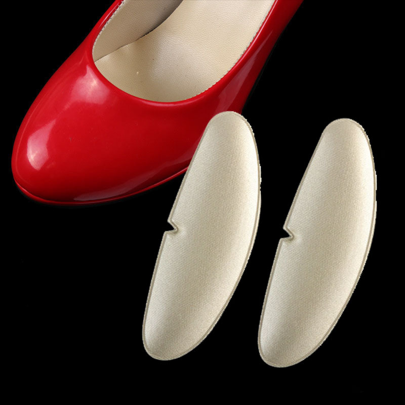 The new foam is comfortable and anti-friction. The heel is attached with a soft half-size pad that doesn't fit the feet. The heel is attached with a high-heeled pad and a heel patch