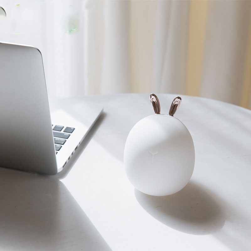 3D small night light LED Silicone rabbit table lamp plug-in bedroom bedside lamp Elk creative dream patted lamp