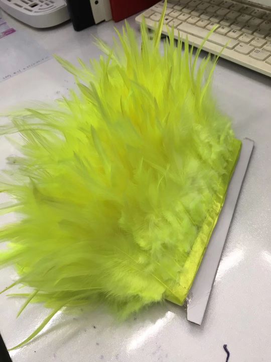 白尖做的羽毛布边，衣服上用，舞台上衣服，饰品用料产品图