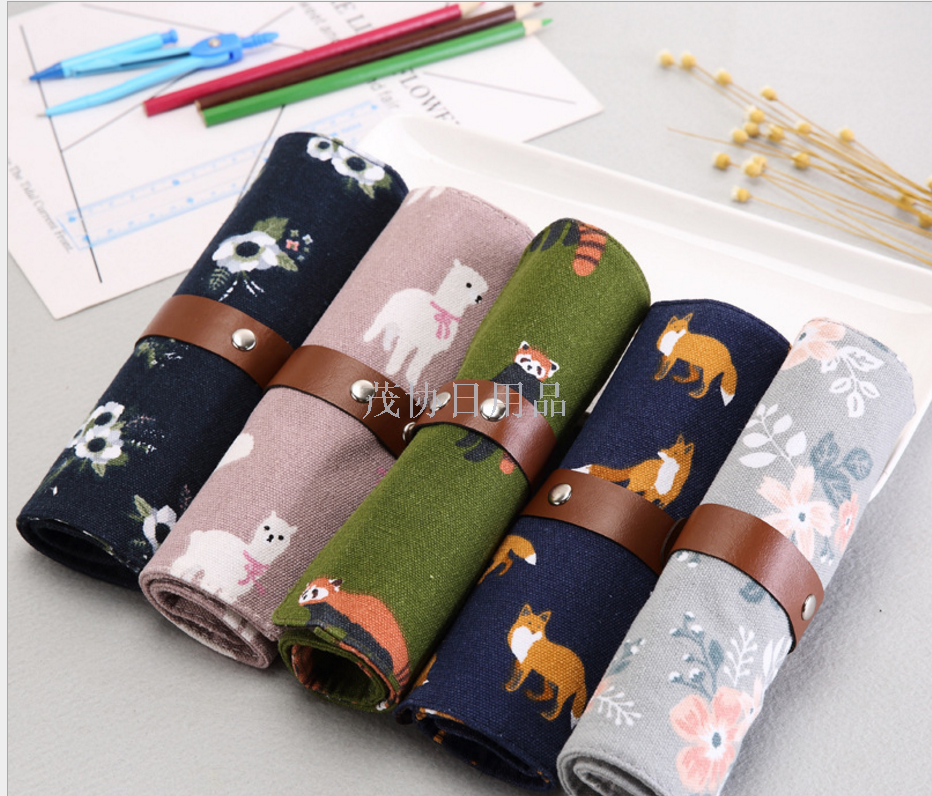 Japanese and Korean small fresh and creative tape roller shade pen shade multi-functional makeup brush storage bag