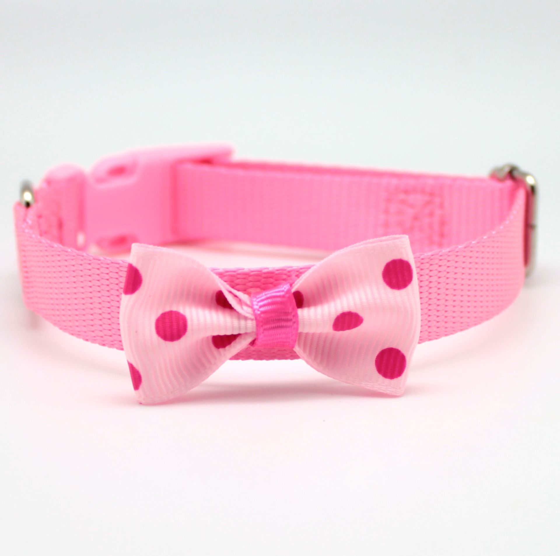 Pet collars, cute puppy collars, dog collars, nylon collars, pink collars, pearl flower collars Application Scenario