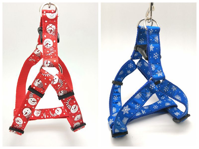 Factory direct sales, Christmas series pet leash collar chest and back set Application Scenario