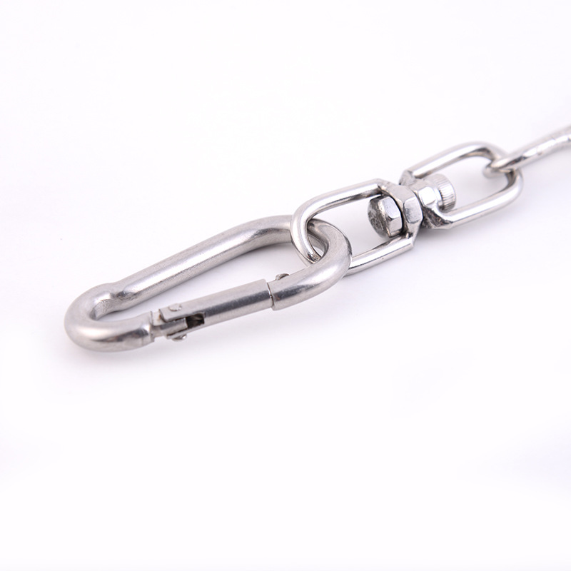 Factory direct sales of pet supplies: anti-bite iron chains, dog leashes, dog chains, leashes, dog straps Application Scenario