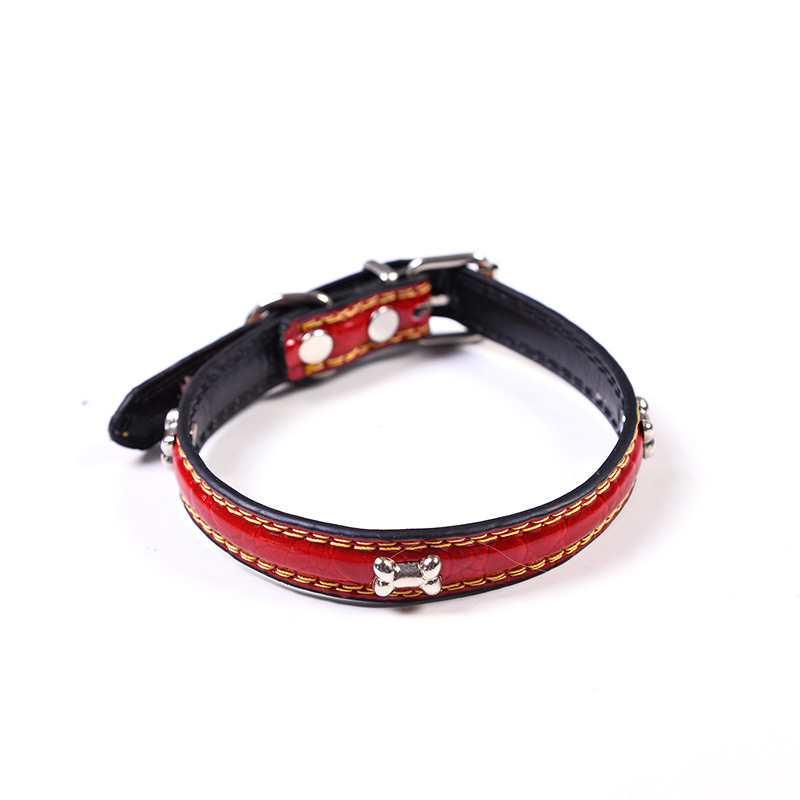 Factory direct sales of PU leather flat pet straps, pet collars, multi-color pet supplies in stock, dog chains wholesale Application Scenario
