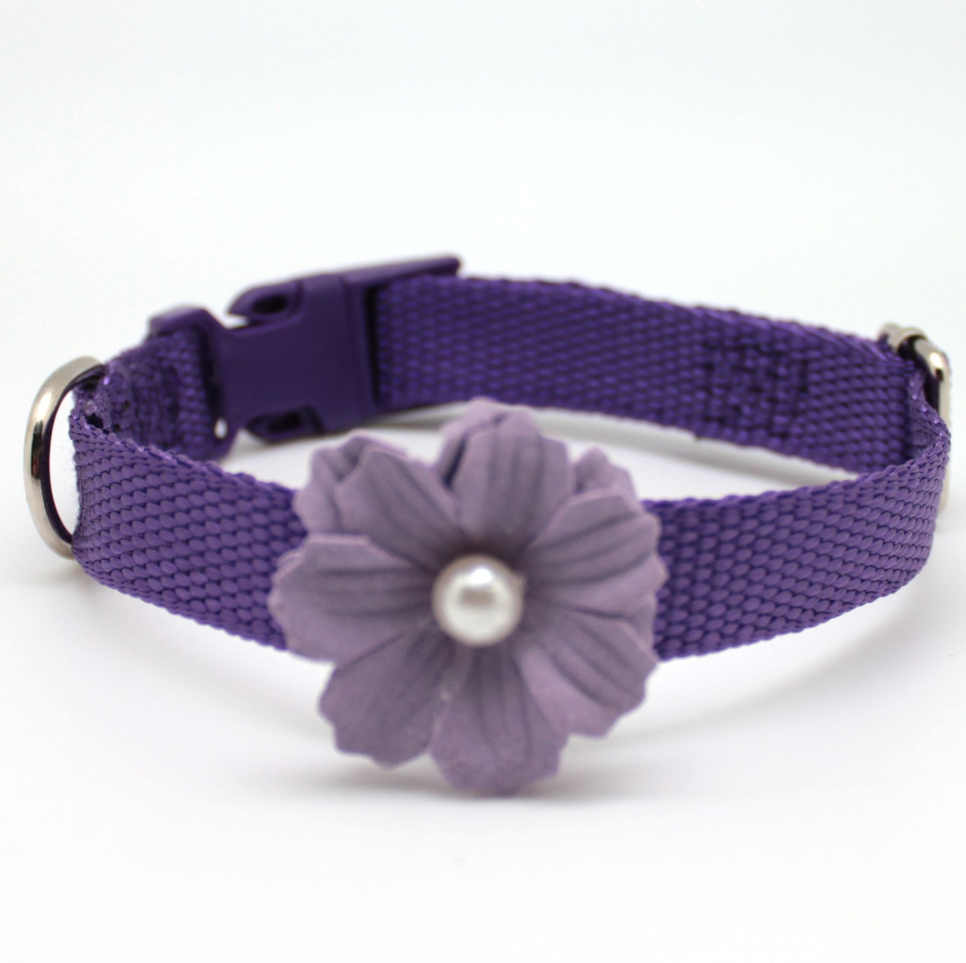Factory direct sales of pet collars, puppy collars, nylon cute collars, flowered collars, creative nylon collars Application Scenario