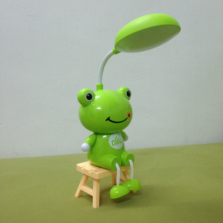 Bedroom cartoon charging frog three LED lamp eye protection learning bedside lamp small night light Specification drawing