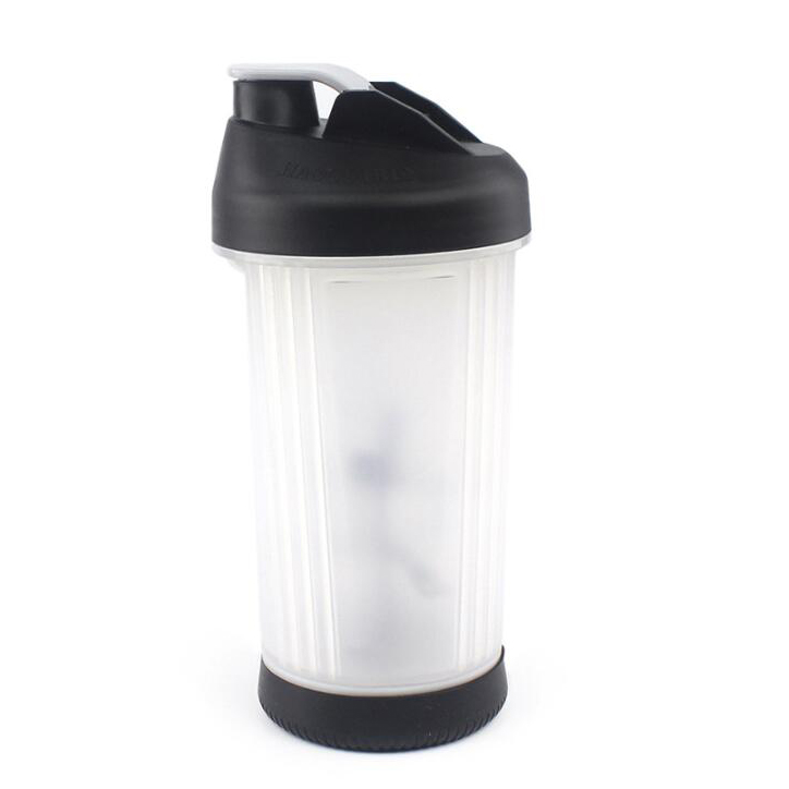 The new revablend hand-cranked lemon juicer cup is a portable hand-cranked mini juicer cup