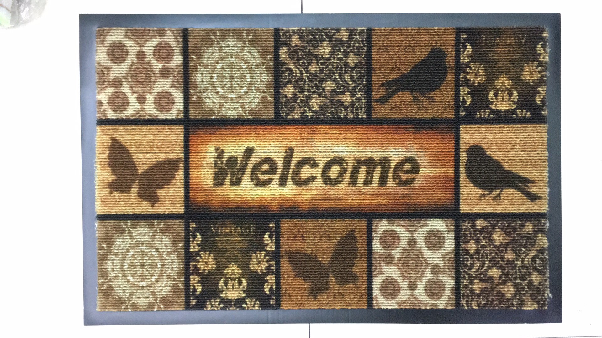 PVC base high-definition ring velvet printed floor mat, door gasket, velvet foot mat, polyester anti-slip mat, foot mat, household mat, 38*58cm Application Scenario