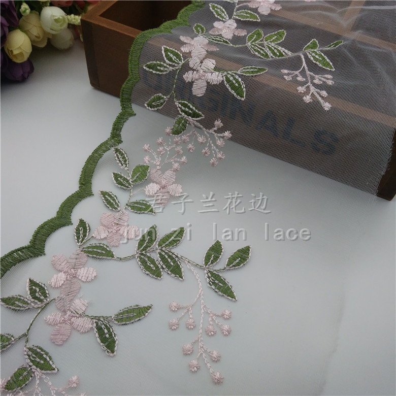 High-end mesh fabric embroidered lace offers discounts for large quantities