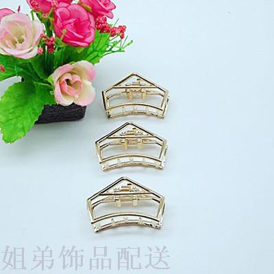 2-yuan store fashionable Korean version steel mold pearl KC small claw head claw Specification image