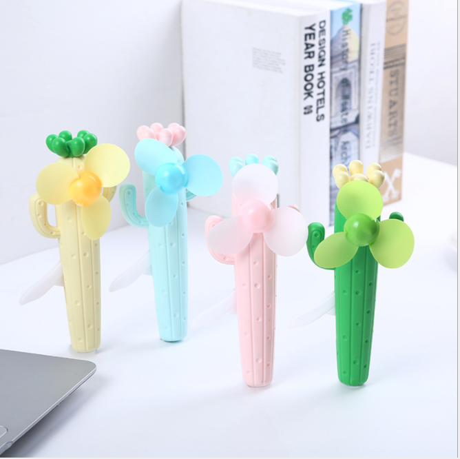 夏季新款手压迷你小风扇 卡通按压式手持风扇地摊夜市批发