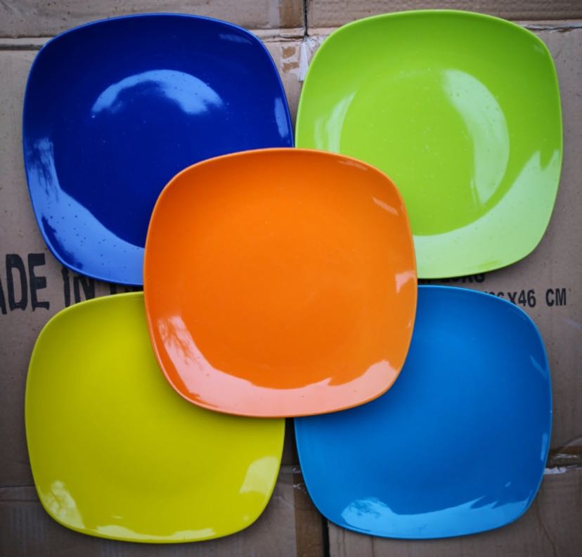 A 12-inch colored glazed square plate Specification image
