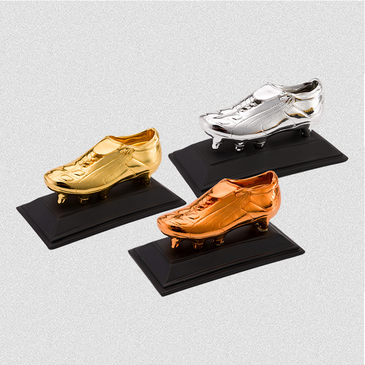 Metal and plastic trophies and MEDALS, Cristiano Ronaldo and Lionel Messi, European Football Golden Boot trophy, European League Football Top Scorer Award HX1309 Application Scenario
