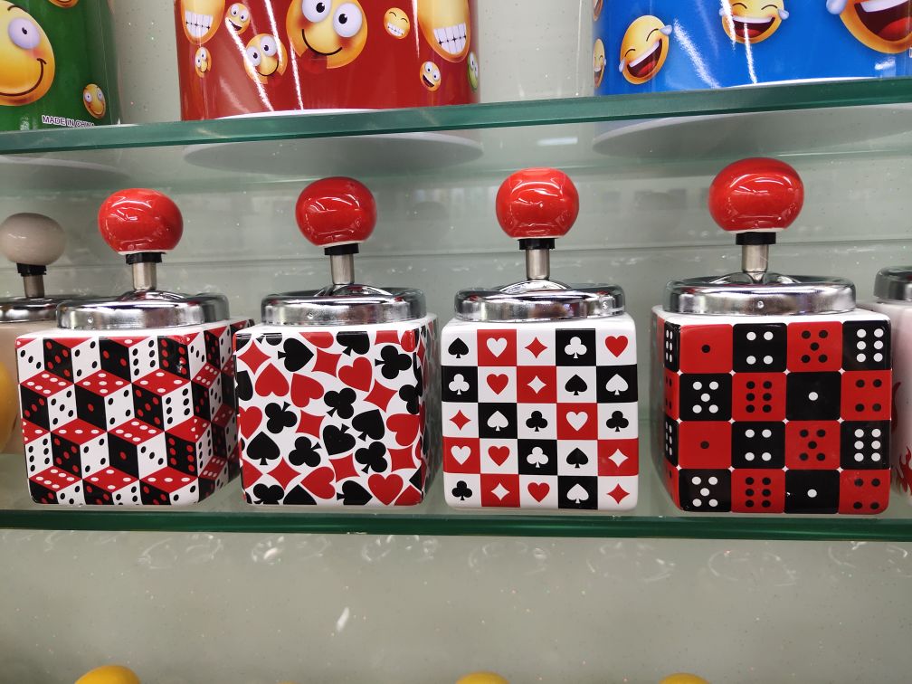 爆款扑克筛子陶瓷环保烟灰缸细节图