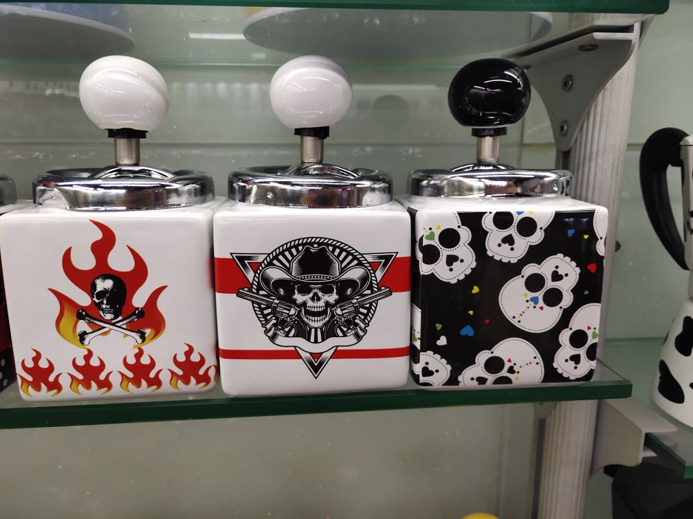 爆款扑克筛子陶瓷环保烟灰缸