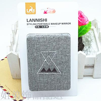 10 yuan geometric horizontal line PU leather mirror double-sided folding makeup mirror European metal body mirror details Picture