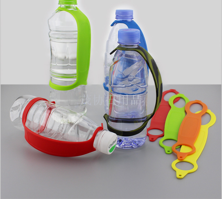 Outdoor mineral water bottle with silicone water bottle lanyard bottle lift rope sleeve Hand bottle with handle water bottle safety buckle
