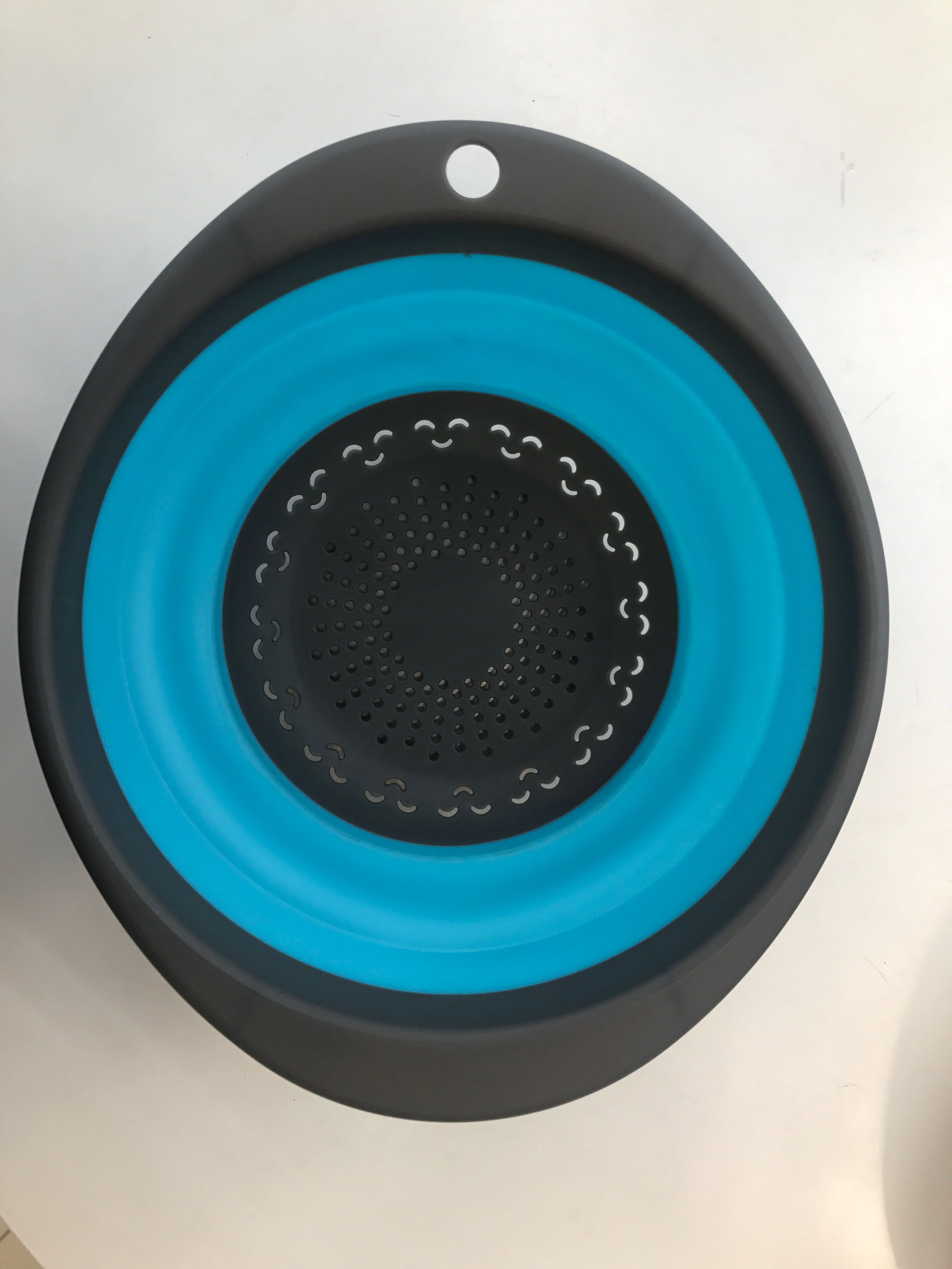 硅胶环保椭圆形伸缩沥水篮 可折叠水果蔬菜篮 家庭日用品产品图