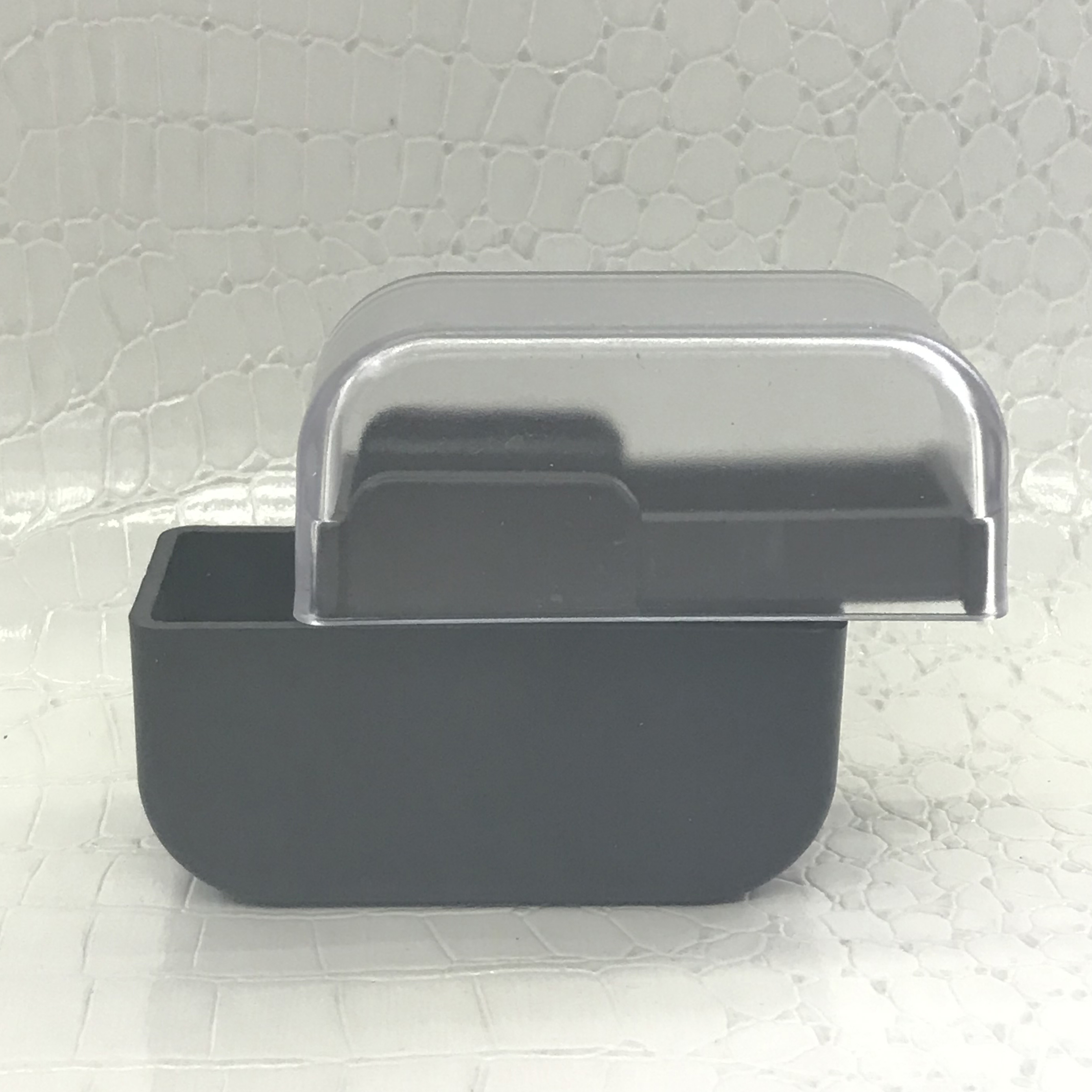 Factory direct sales of kitchen small tools, multi-functional garlic grinding assistant, grater, storage garlic grinder Specification image