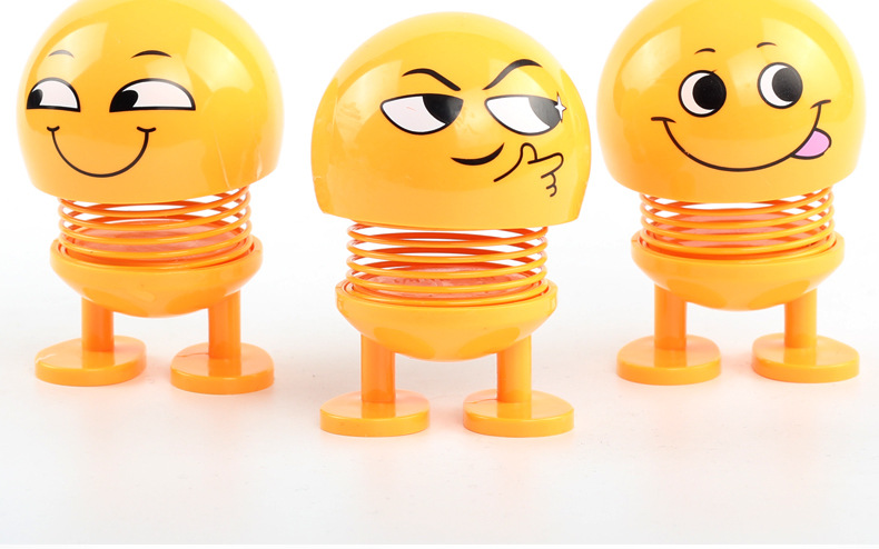 新款车载摆件弹簧摇头公仔表情包 创意摇头娃娃汽车摆件