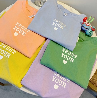 A loose short-sleeved T-shirt for female students in spring and summer, with a candy-colored inner layer and a T-shirt top as the base layer Specification image