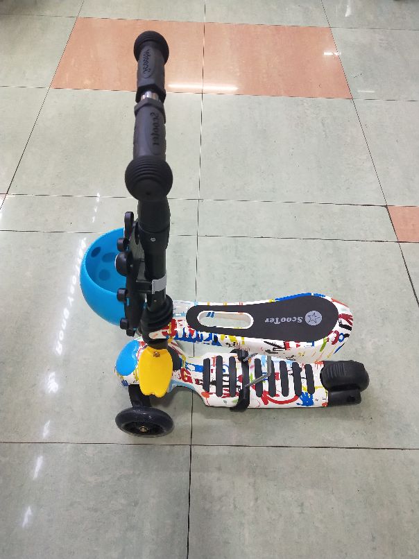 Multi-Functional Scooter Graffiti 3-In-1 With Pedal Pu Wheel Lights details Picture