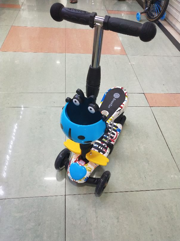 Multi-Functional Scooter Graffiti 3-In-1 With Pedal Pu Wheel Lights