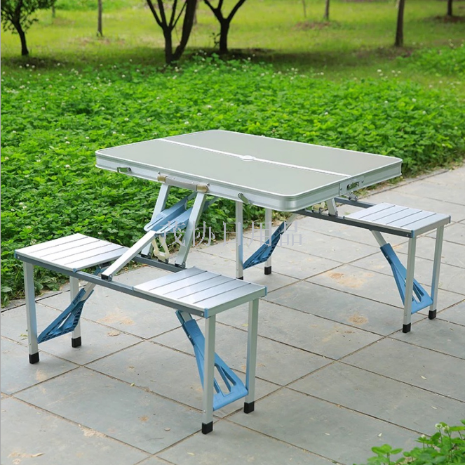 Outdoor connected tables and chairs, portable tables and chairs, aluminum alloy folding dining tables, stall tables, picnic tables Application Scenario