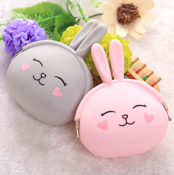 Korean cute little rabbit clasp coin case, creative key case, cartoon silicone coin purse, female student clutch Application Scenario