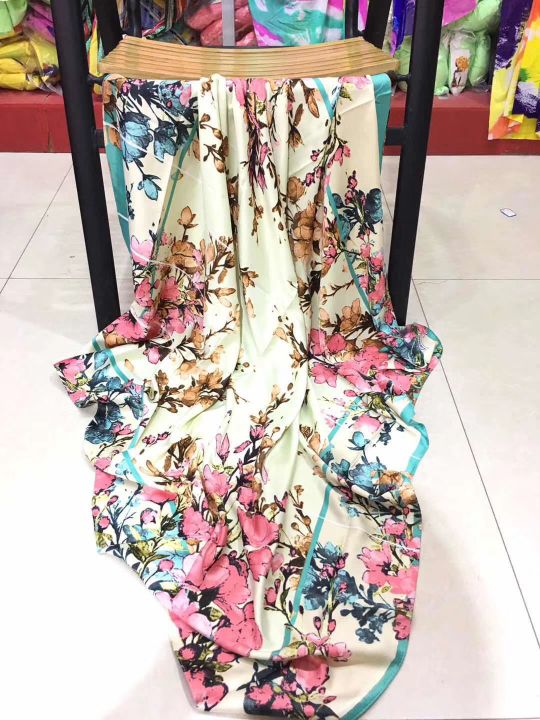 围巾1万条左右大尺寸方巾绸缎面料手感好wj19细节图