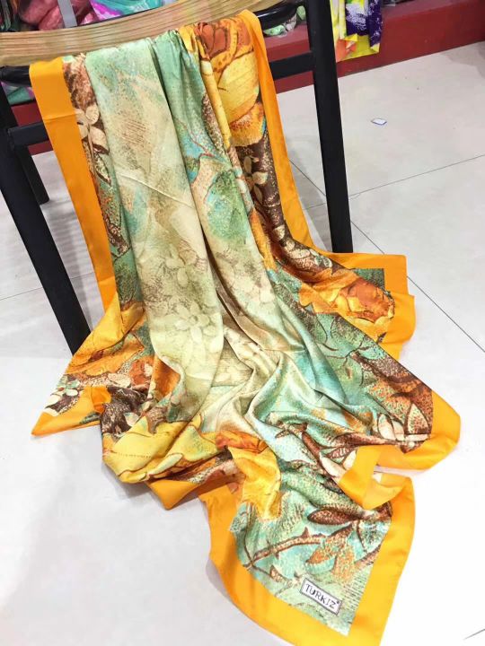 围巾1万条左右大尺寸方巾绸缎面料手感好wj19