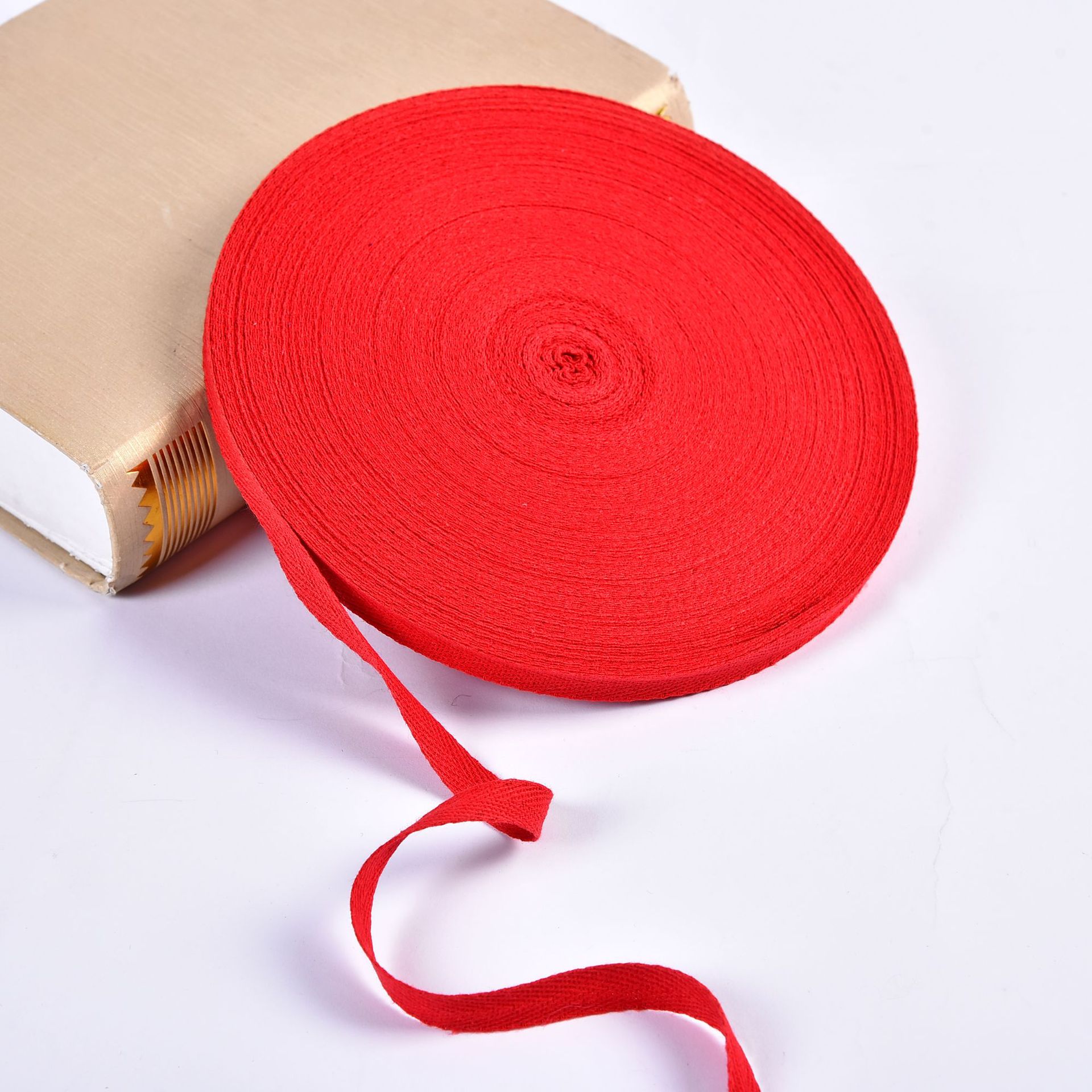 Pure cotton webbing, herringbone cotton webbing, garment edge wrapping tape supply, wholesale of all-cotton colored webbing Application Scenario