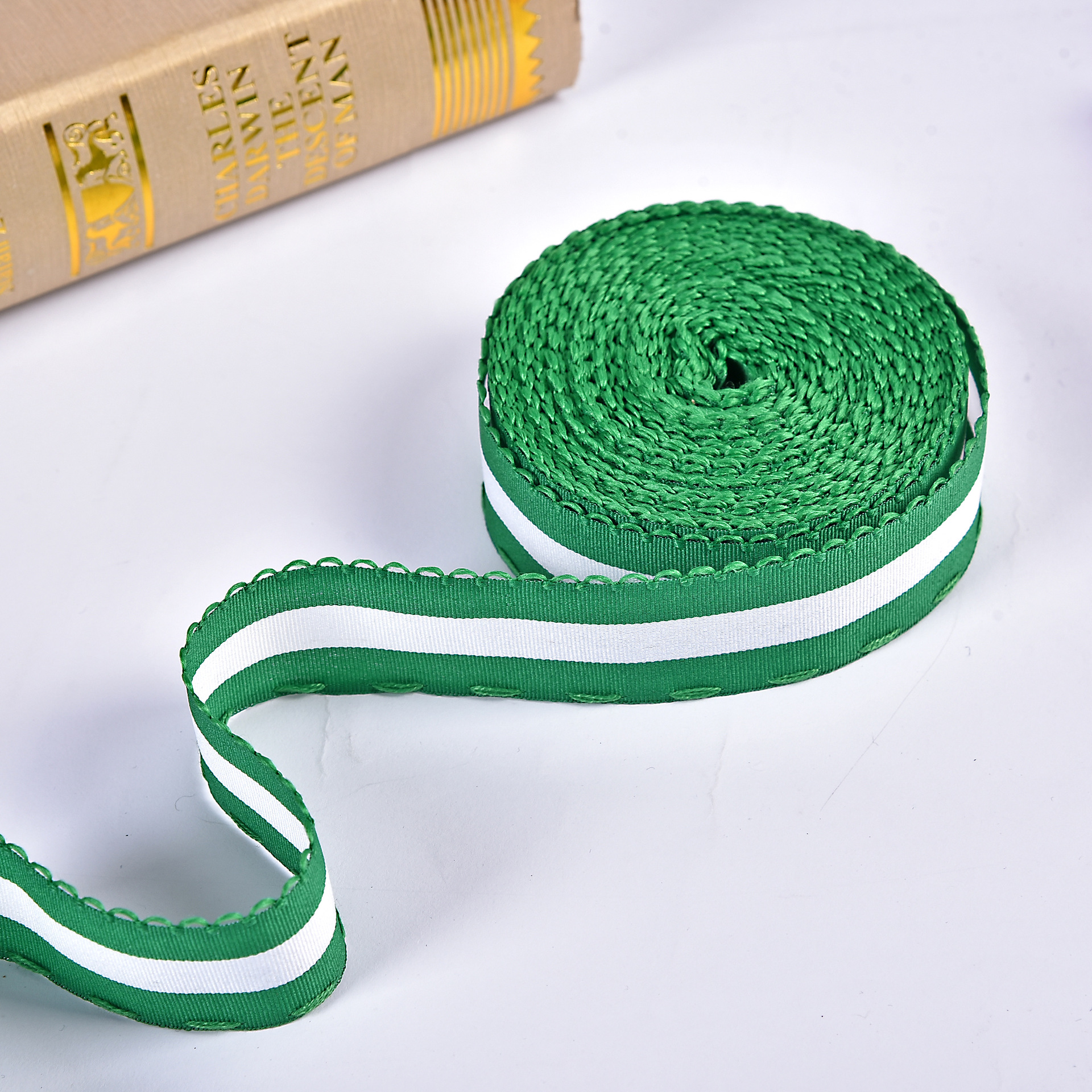 Factory direct sales of textured polyester webbing, national flag belts, luggage webbing, customizable clothing and dressing webbing wholesale Specification image