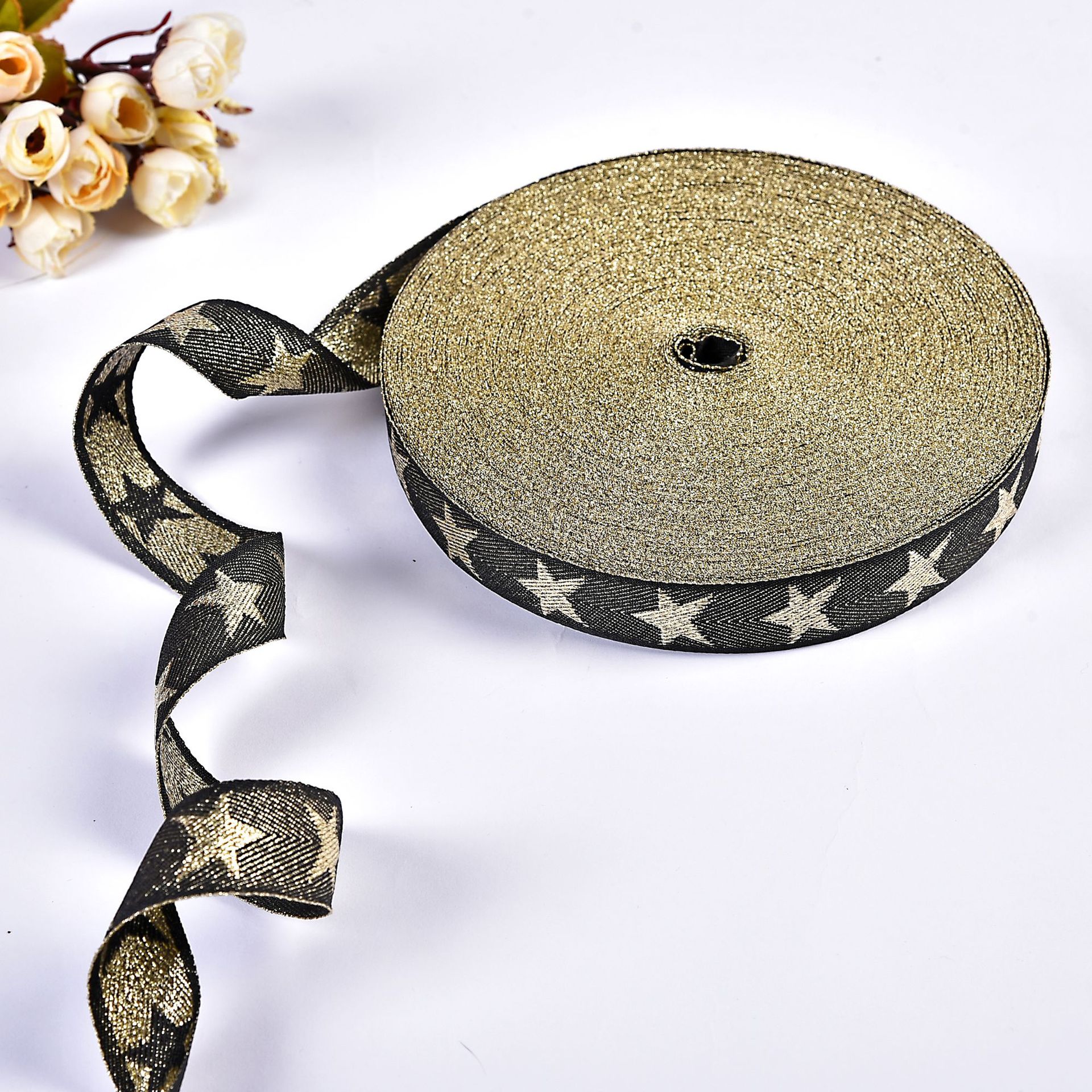 Factory wholesale 2.5cm gold and silver thread five-pointed star webbing for clothing, shoes, hats, bags, webbing, binding straps and colorful ribbons Application Scenario