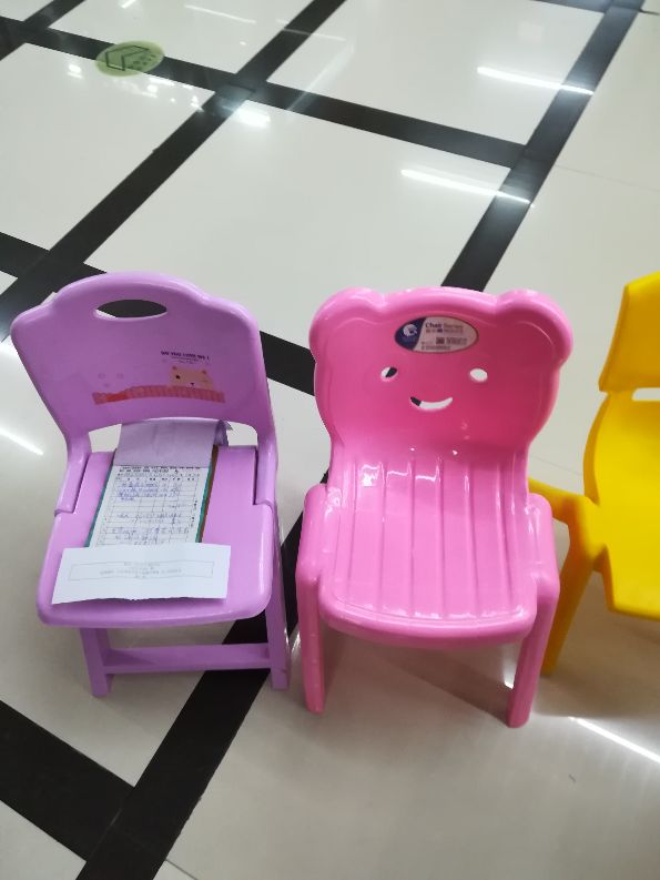 儿童桌椅实物图