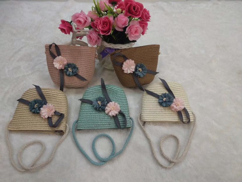 Papyrus packets for children in summer