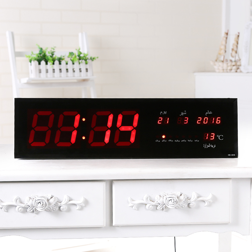 亚马逊爆款LED数字钟客厅卧室挂钟简约现代创意挂墙钟表文字可订产品图