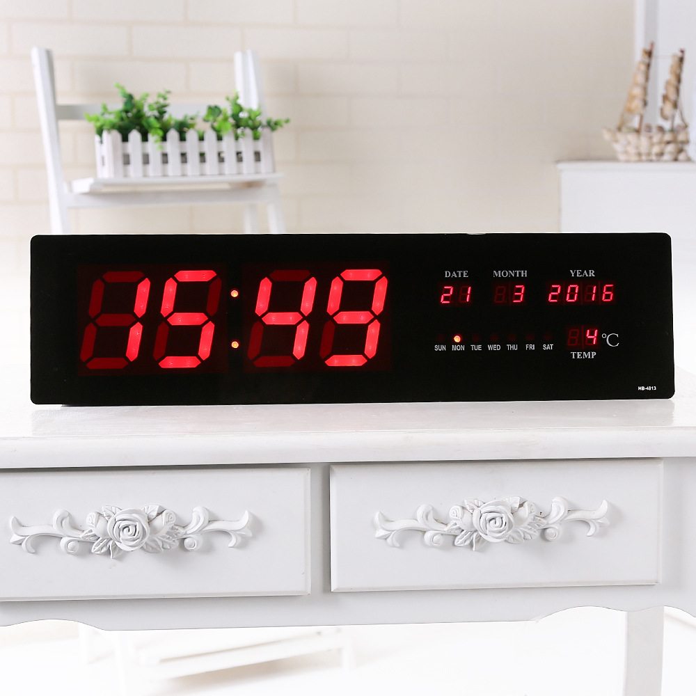 亚马逊爆款LED数字钟客厅卧室挂钟简约现代创意挂墙钟表文字可订细节图