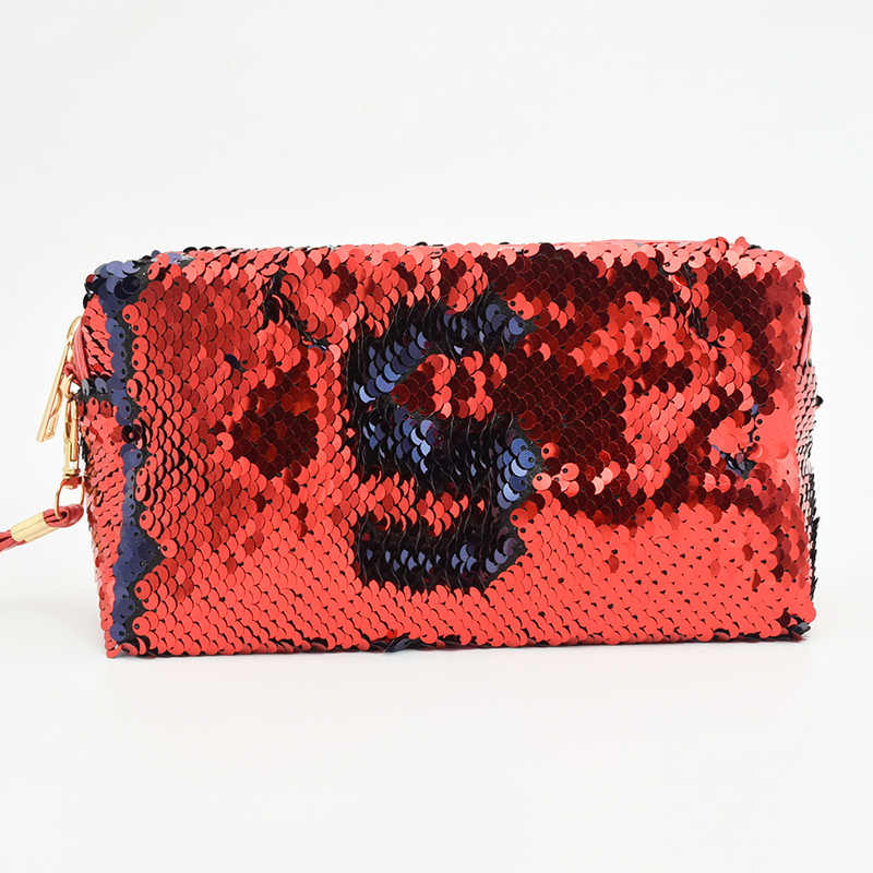 Small sequined prince bag fish scale pattern two-color ladies' makeup bag, hand-held bag sequined makeup bag Application Scenario