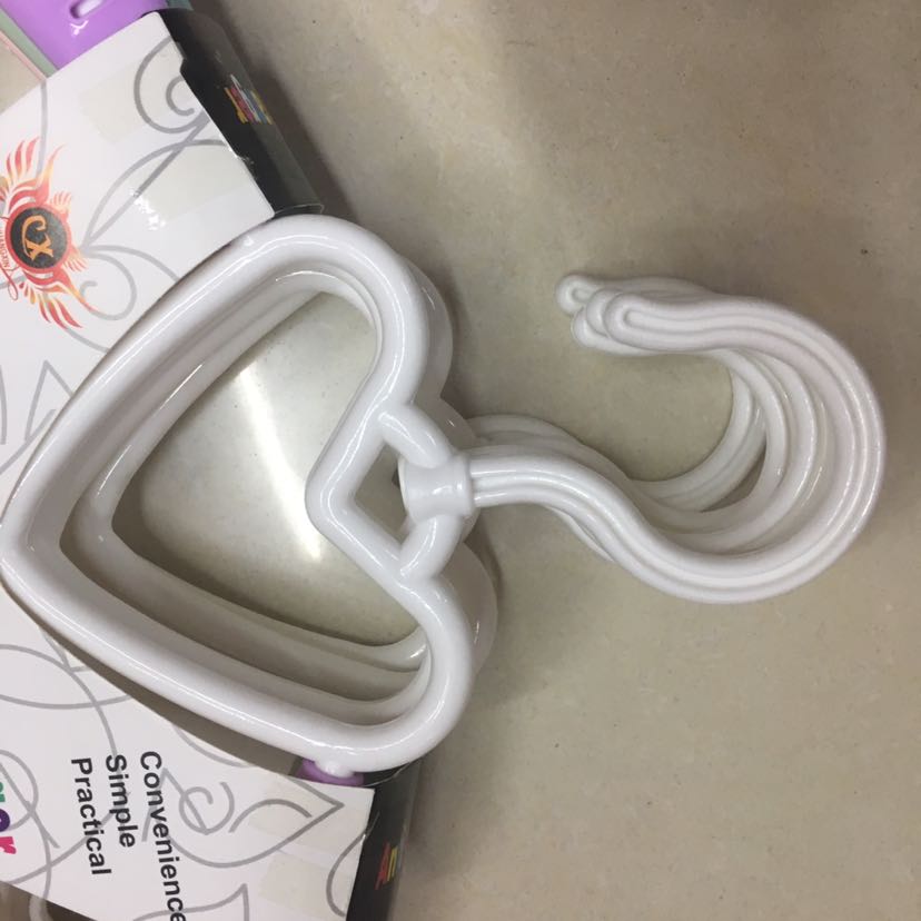 伸缩爱心塑料衣架细节图