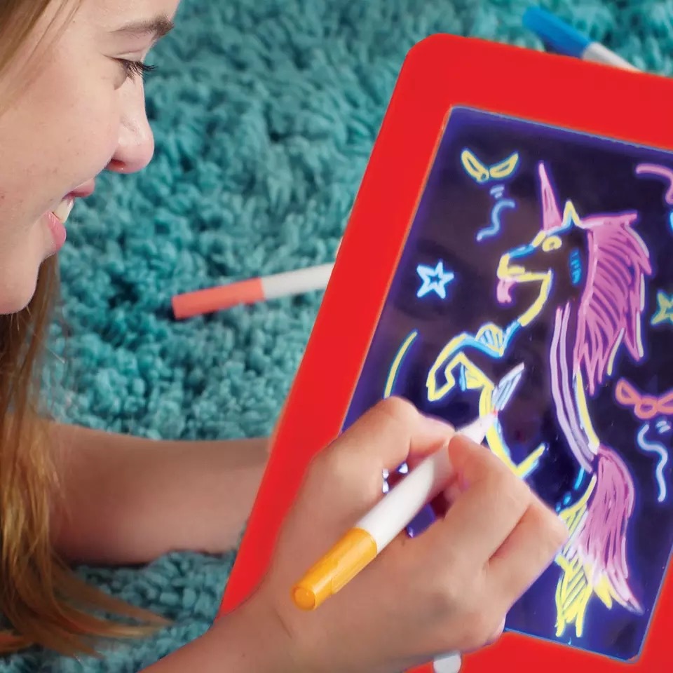 Magic Drawing Pad - Children's Educational Drawing Board - Smart Drawing Board Application Scenario