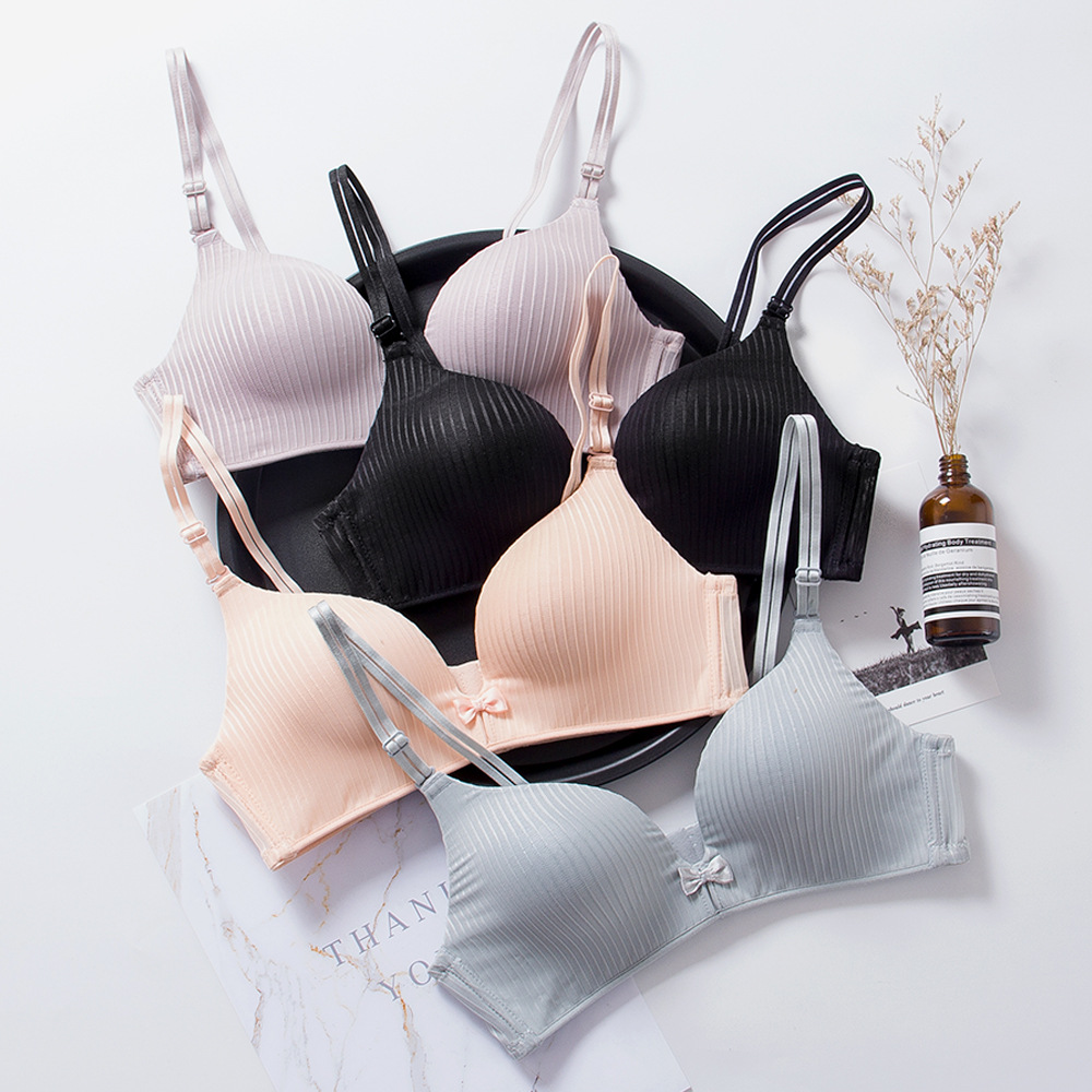 Bra New Japanese Sexy Fashion Seamless Seamless Underwear Set Women's Bra Gathering Without Underwire Thin