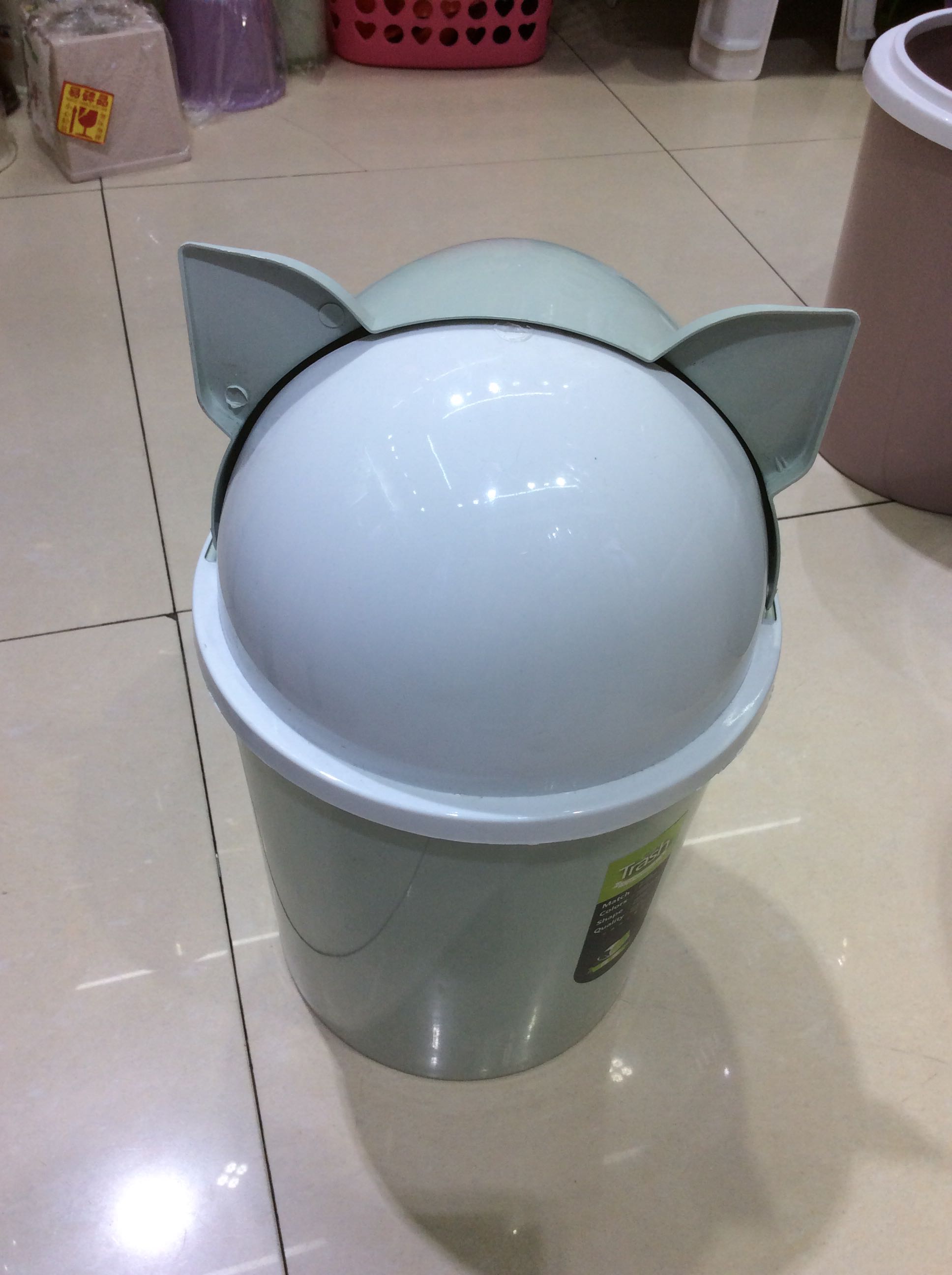 Little Z trash can. Application Scenario