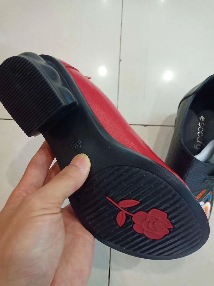 头层牛皮民族风妈妈鞋细节图