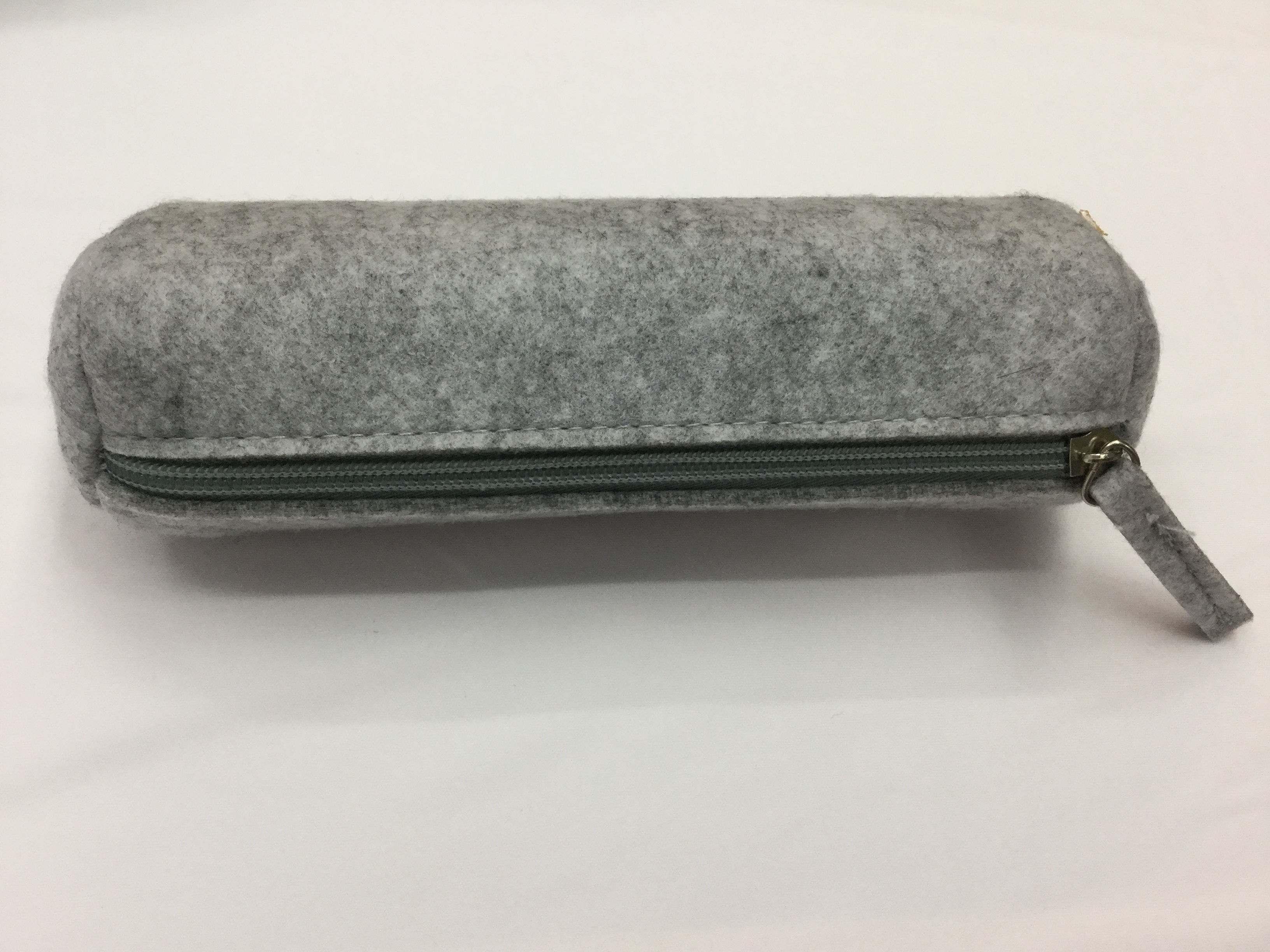 新款便携眼镜收纳袋子保护套太阳镜毛毡布袋墨镜旅行整理包盒简约